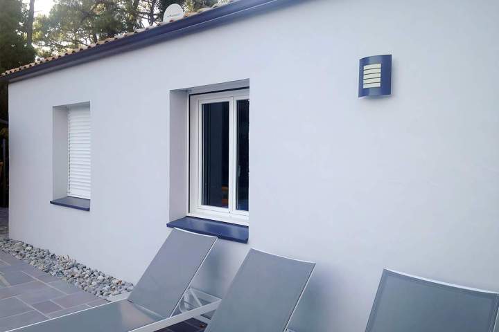 Rénovation et protection durable de vos façades extérieures.